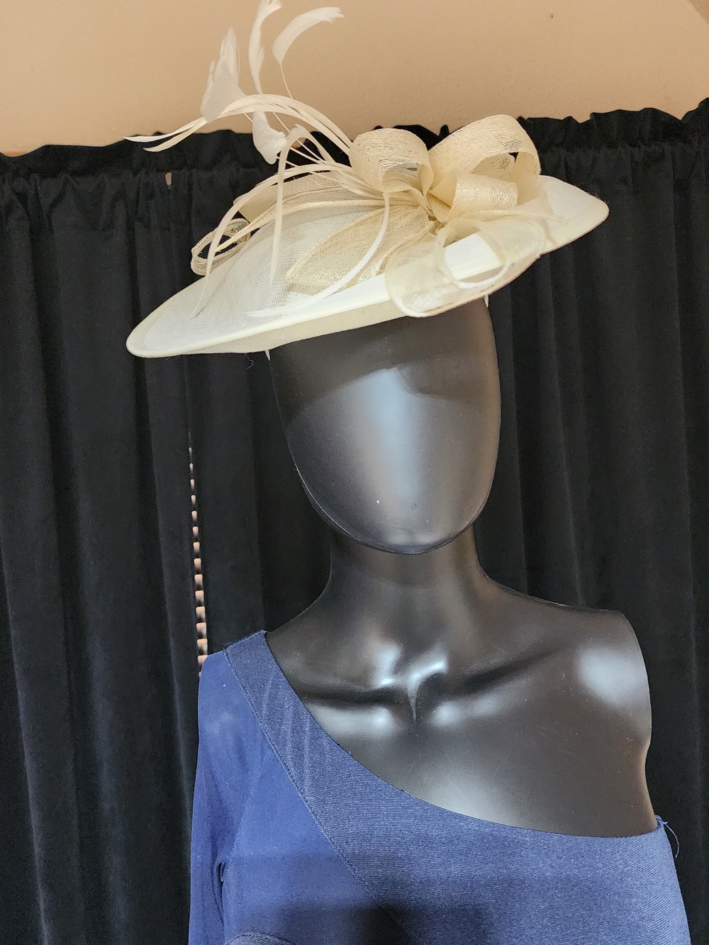 Vintage 80s Ivory Sinamay Fascinator Hat Feather Kentucky Derby Wedding - Picture 7 of 10